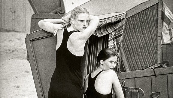 Sibylle_Bergemann_Marisa_und_Liane_Sellin_1982_Estate_Sibylle_Bergemann_Ostkreuz__courtesy_Loock_Berlin__002_.jpg 