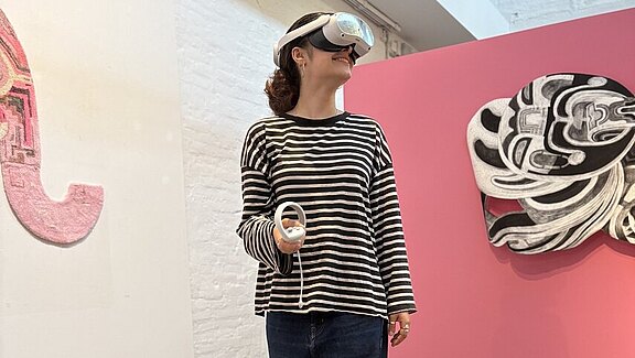 Heimspiel2026_QGalerie_fufufulkrum_Huber_Mangold_VR-Brille.jpg